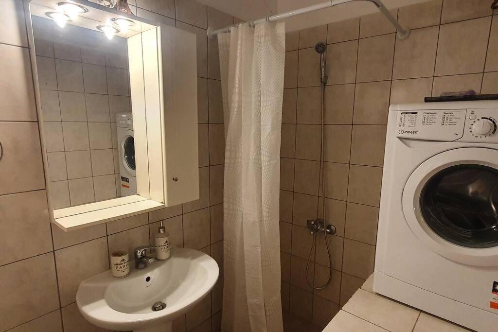 Spacious Beauty In Athens, 55M2, Metro 7' Экстерьер фото